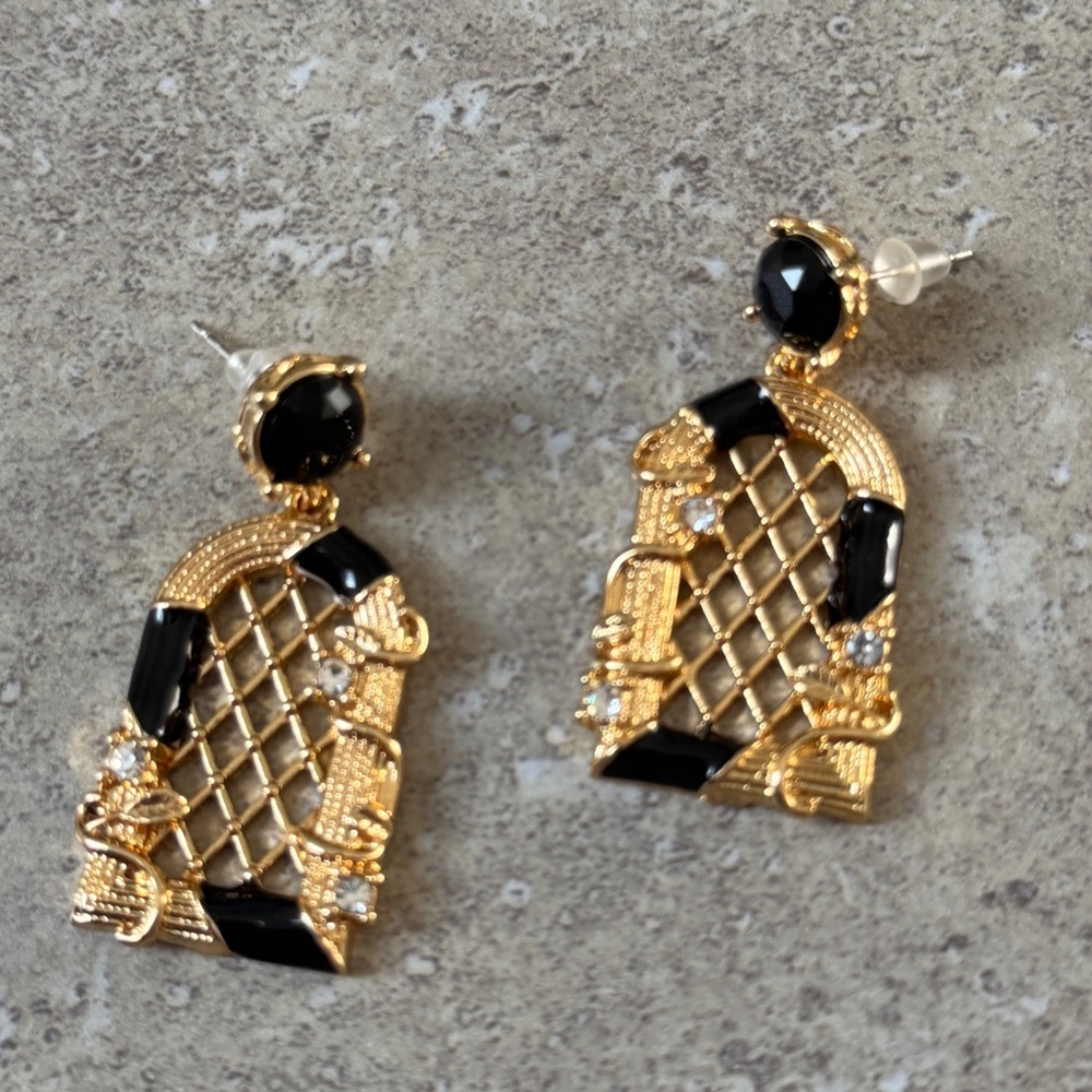 💖4/$30 NEW Gold and Black Earrings - Picture 3 of 3